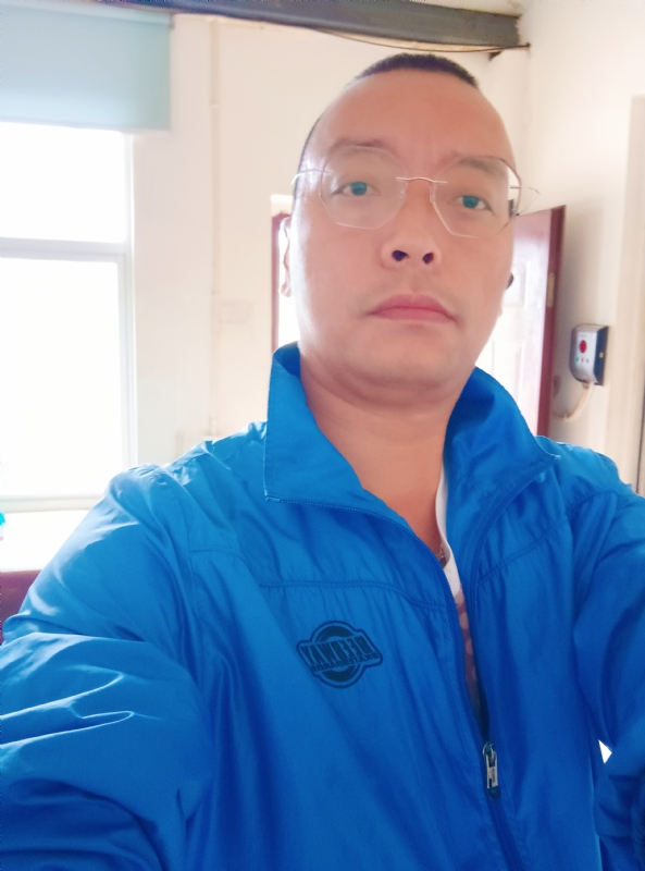 通海混混的第一张照片--玉溪中老年相亲网